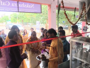 Transgender activist Pushpa Gidwani inaugurated Nakshatra Cafe at Chitrakoot Stadium on Friday (2)